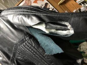 [レザージャケット] 袖の革交換修理
